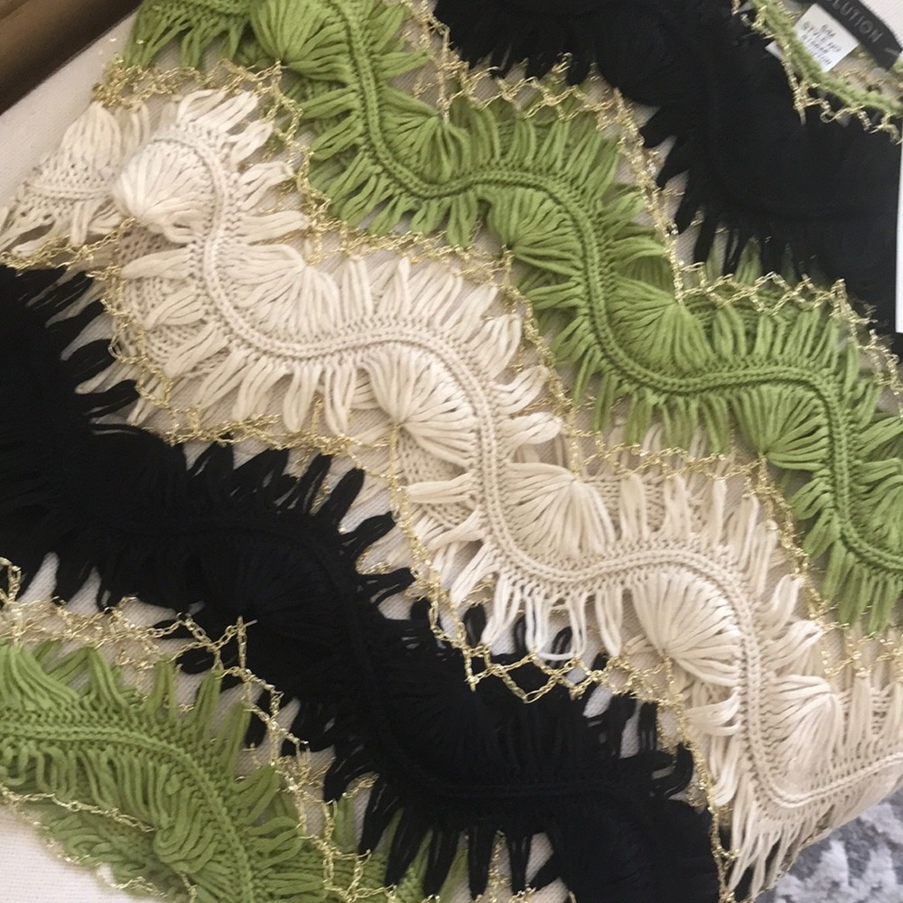 Scalloped Lace Wave Knit Top — Green, Black & Cream - Picture 2 of 8